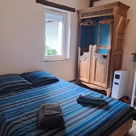 2 Dans Maison De Caractere Privatunterkunft