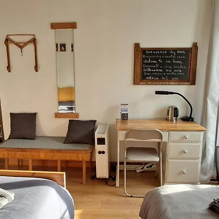 Dans Maison De Caractere בית אירוח