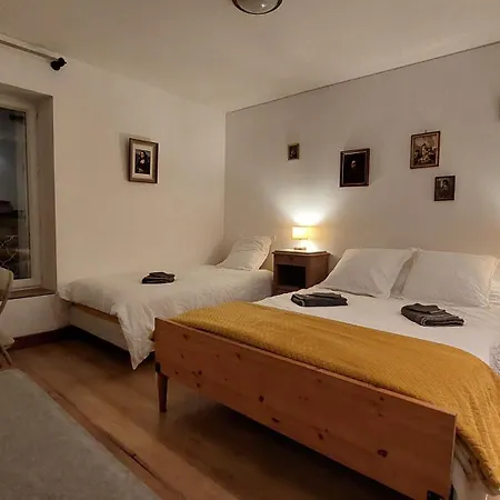 Dans Maison De Caractere
