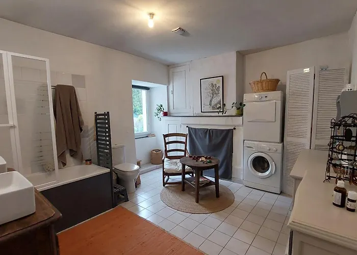 2 Dans Maison De Caractere * La Possonnière