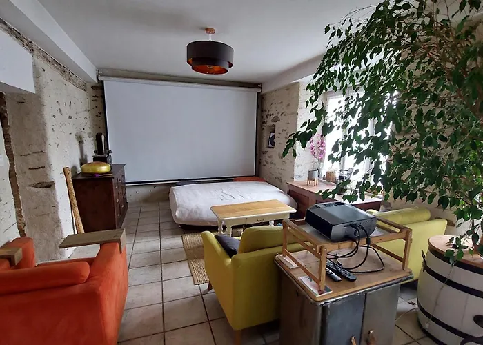 2 Dans Maison De Caractere La Possonnière