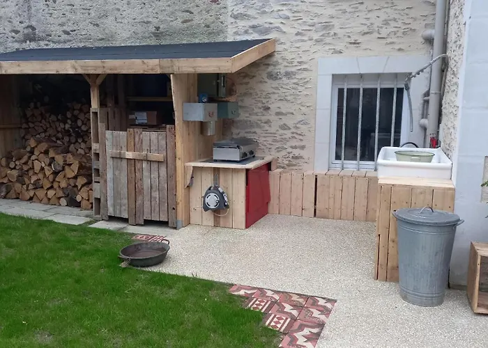 2 Dans Maison De Caractere * La Possonnière